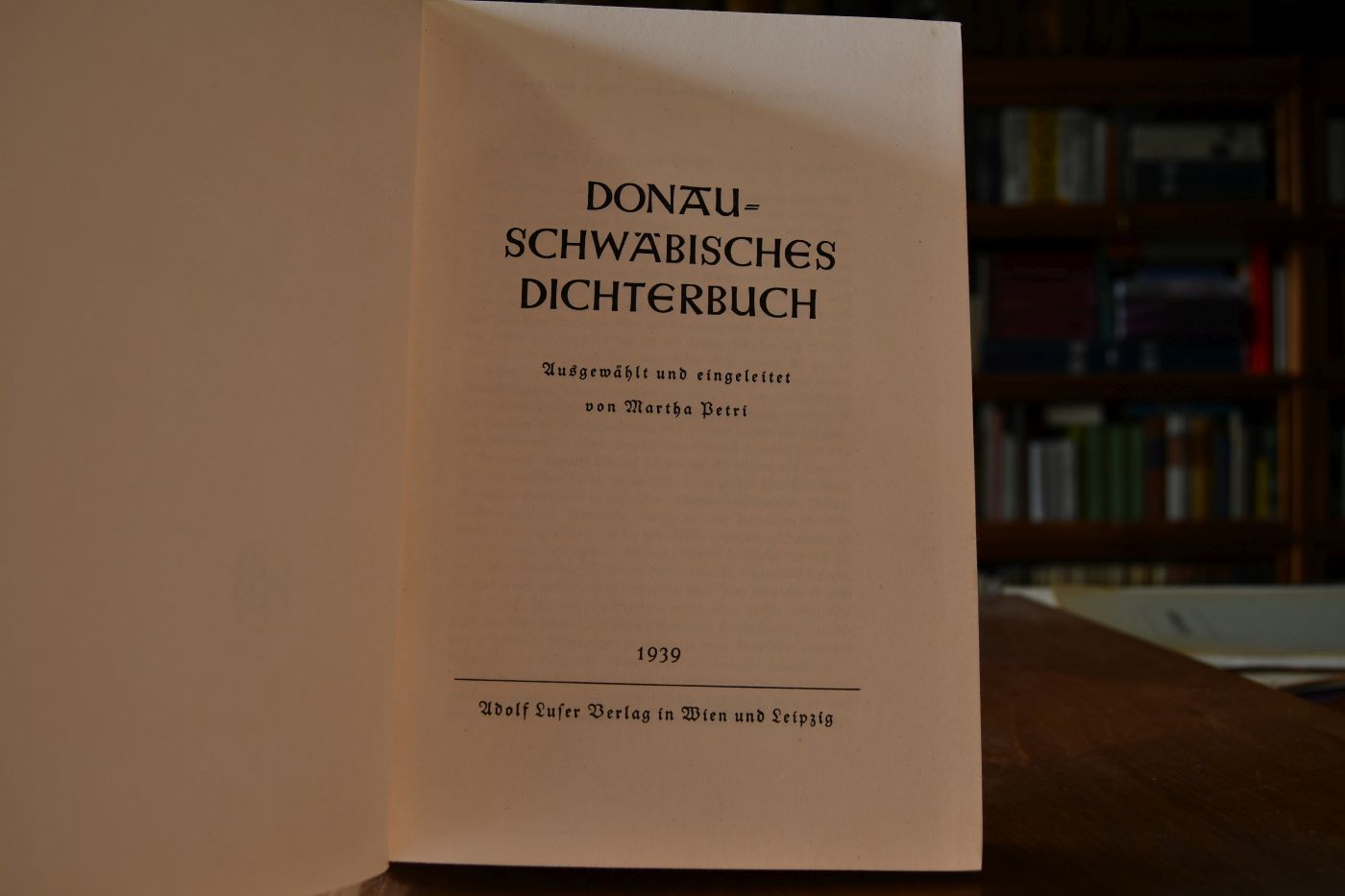 Donau-schwäbisches Dichterbuch.