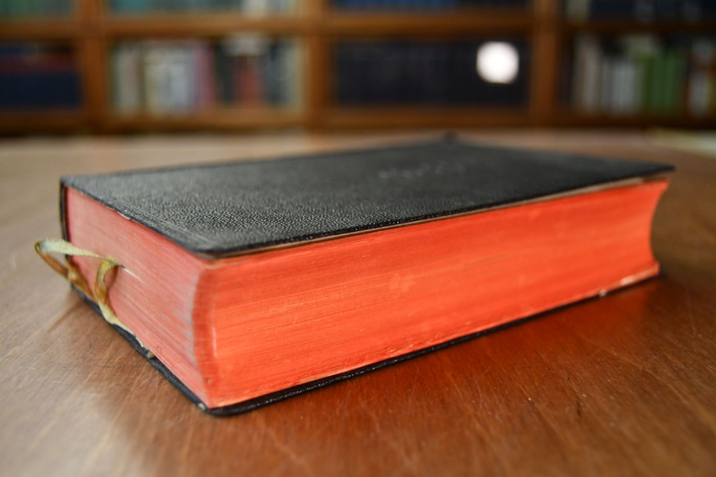 Das Meßbuch der heiligen Kirche in Großdruck im ANschluß an das Meßbuch von Anselm Schott herausgegeben von Mönchen der Erzabtei Beuron. 2. Band von Ostern bis zum Schluß des Kirchenjahres.