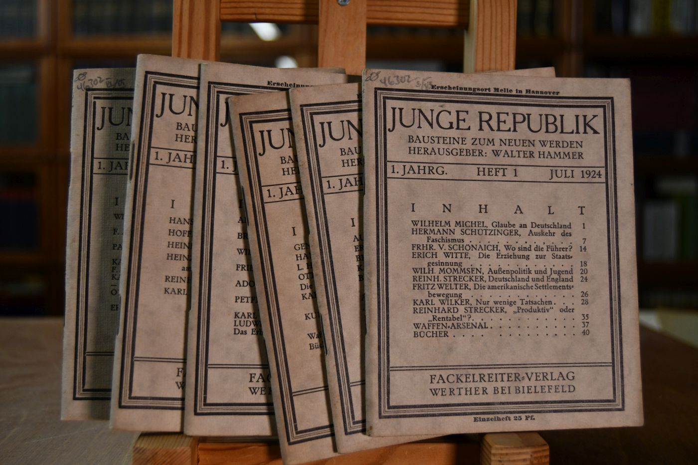 Junge Republik. Bausteine zum neuen Werden. 1. Jahrgang Heft 1-6 (d.i. alles Erschienene, die Monatsschrift wurde mit dem Heft 6, Dezember 1924, eingestellt.