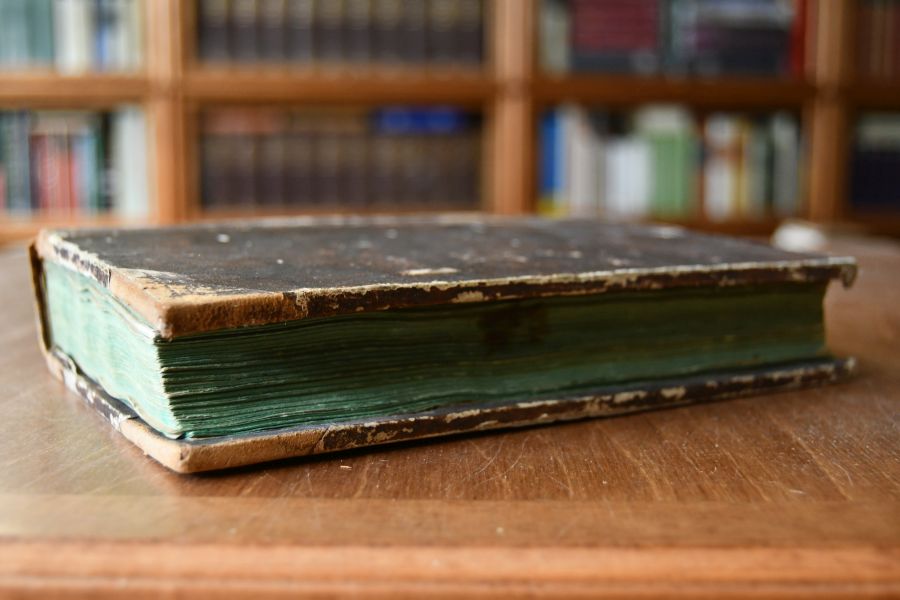 Verschiedene alte Handschriften in einem Band gesammelt.